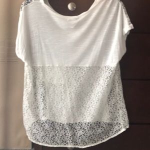 White bar lll top with lace